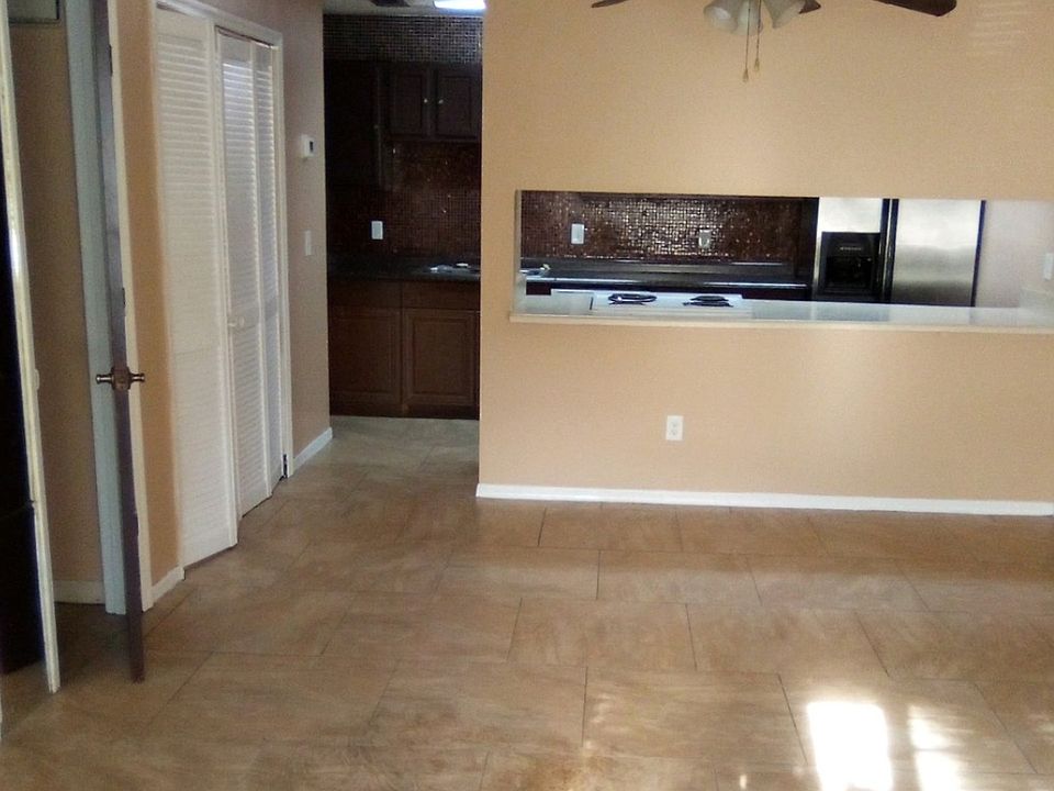 2nd image of 505 Yellowwood Ct #1