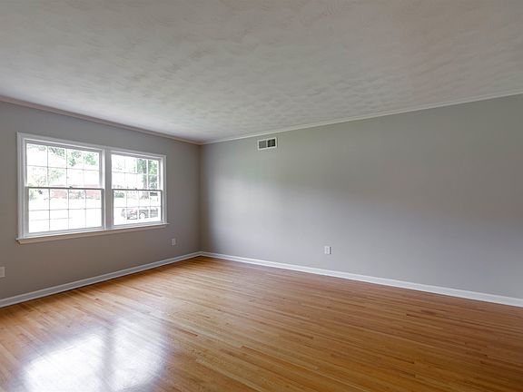 5th image of 1831 Brookside Dr