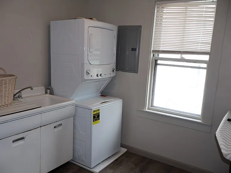 3 Warren St #3 — Photo 15