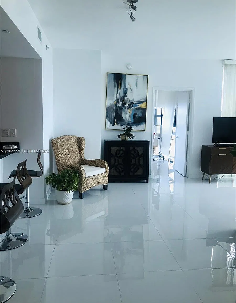 The Plaza 901 Brickell Co — Photo 2