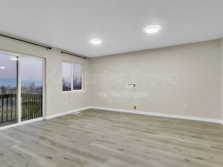 2004 N Churchill Dr — Photo 8