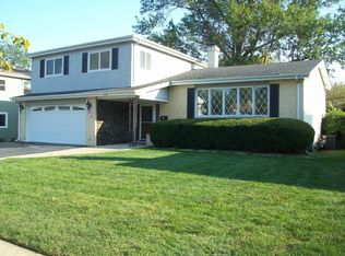 444 N Pioneer Dr, Addison, IL 60101