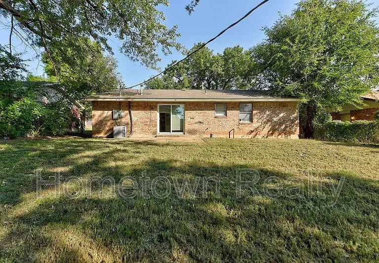 208 W Shadywood Dr — Photo 27