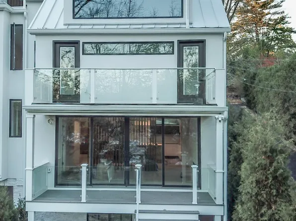 56 Spring St #Townhouse 2, Greenwich, CT 06830