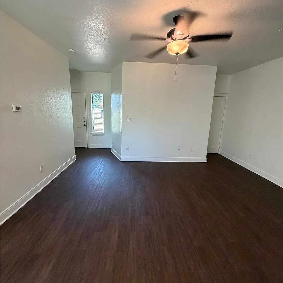 3 bed, 2.5 bath, 1273 sqft, $1,695 — Photo 3