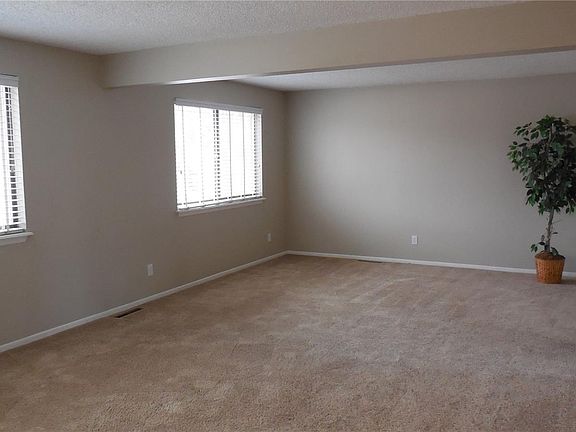 2nd image of 900 Coral St