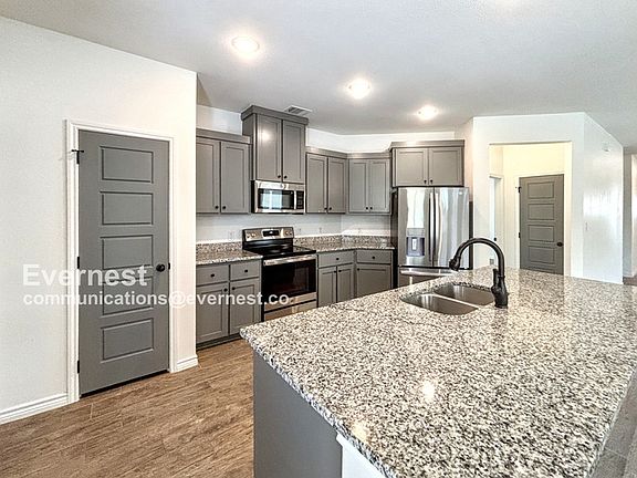 4th image of 2115 Hornbeam St
