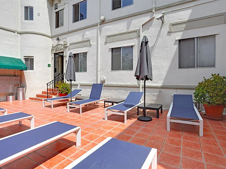 722 S Manhattan Pl — Photo 25