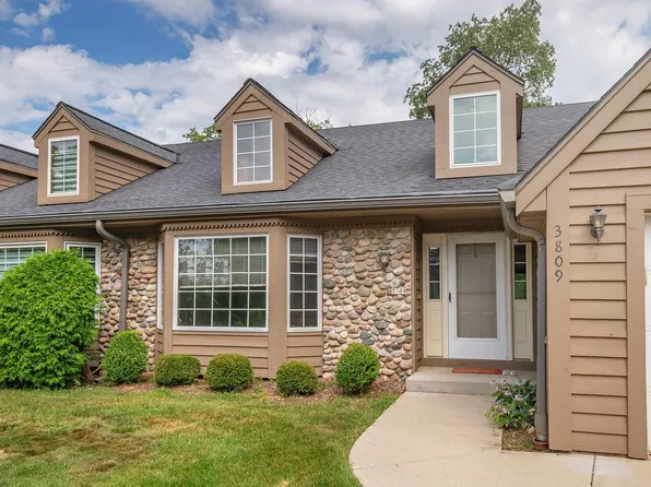 3809 South Oakridge COURT, Greenfield, WI 53228