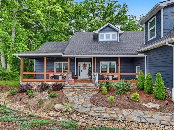 147 Clearview Ln, Blairsville, GA 30512