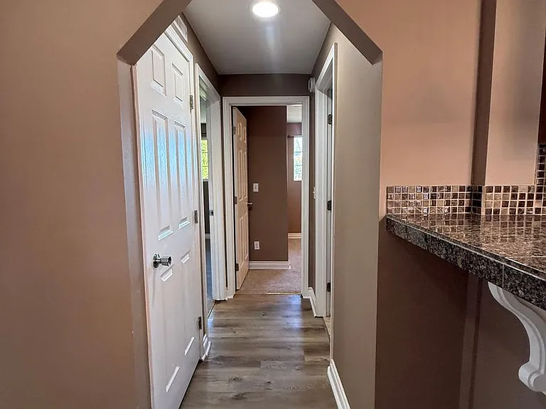 526 S 40th Ave #D — Photo 12