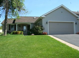 312 Farmhill Cir, Wauconda, IL 60084