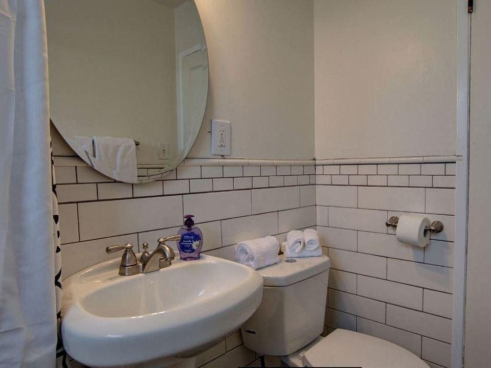2nd image of 848 Island Ct