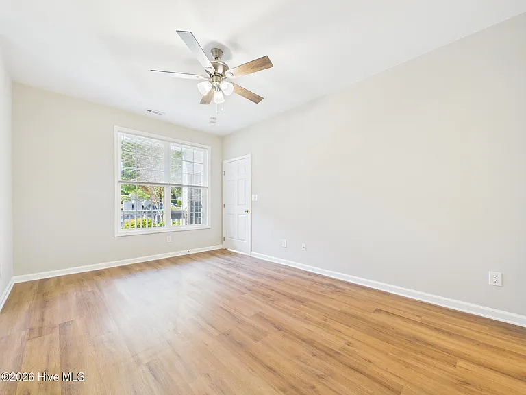2111 Kudrow Ln — Photo 24