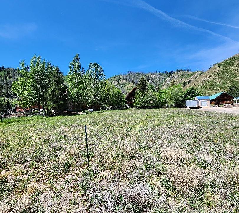 2nd image of N Meadows Cir