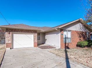 1033 E Scott St, Springfield, MO 65802