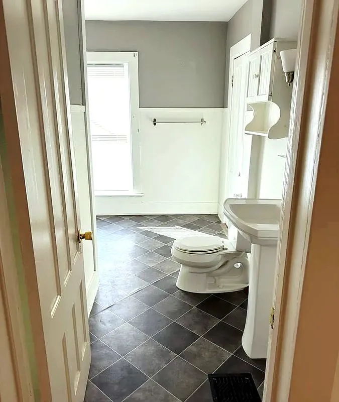 2 bed, 2.0 bath, 1286 sqft, $1,650 — Photo 2