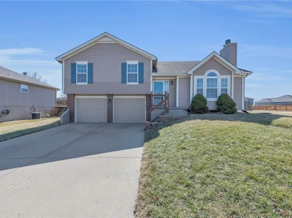 7901 NE 107th St, Kansas City, MO 64157