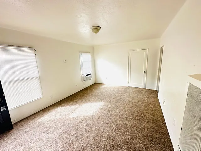 1299 N Linden Ave — Photo 6
