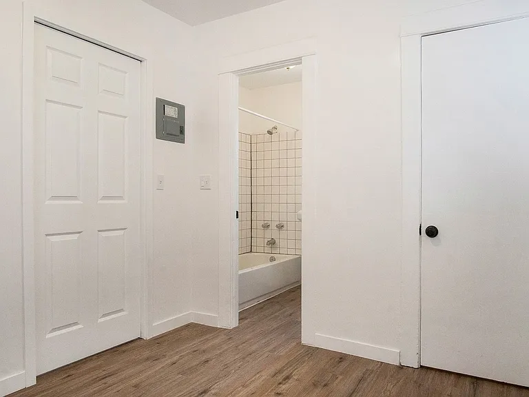 Lemon Avenue Triplex — Photo 9