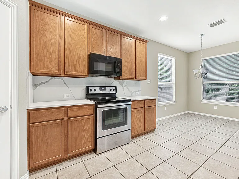 4450 Sharpsburg Dr — Photo 10