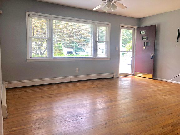 3rd image of 28 Cedar Dr