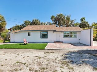 13135 4th St E, Madeira Beach, FL 33708
