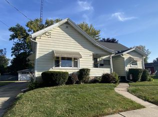 2417 11th St, Monroe, WI 53566