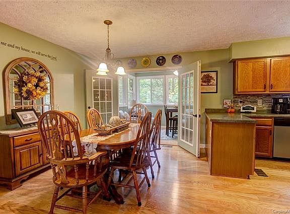 3rd image of 5 Owlwood Dr
