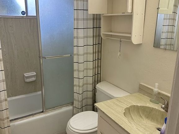 4th image of 4801 Danube Dr NE