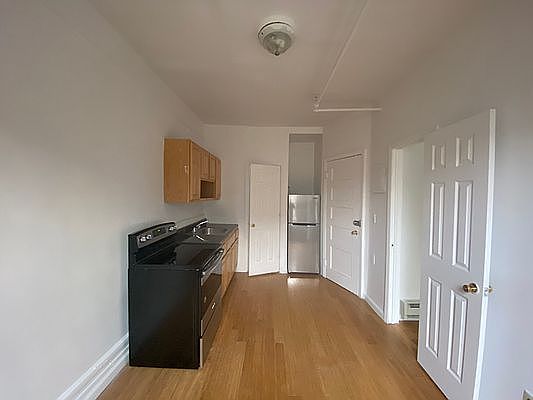 3rd image of 552 W 161st St #6