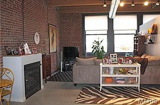 4th image of 1015 Washington Ave APT 302