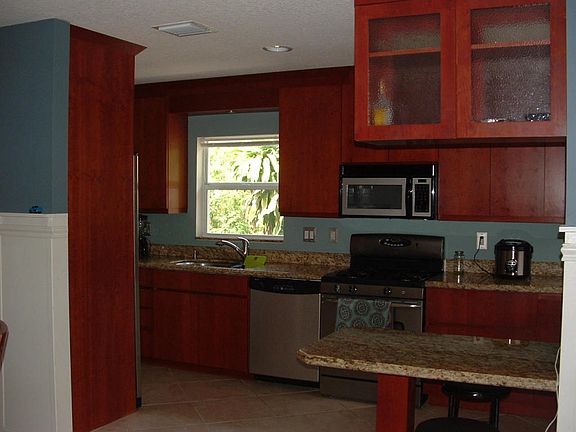 5th image of 521 37th St