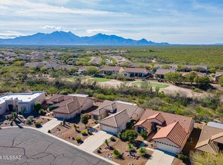 923 N Night Heron Dr, Green Valley, AZ 85614