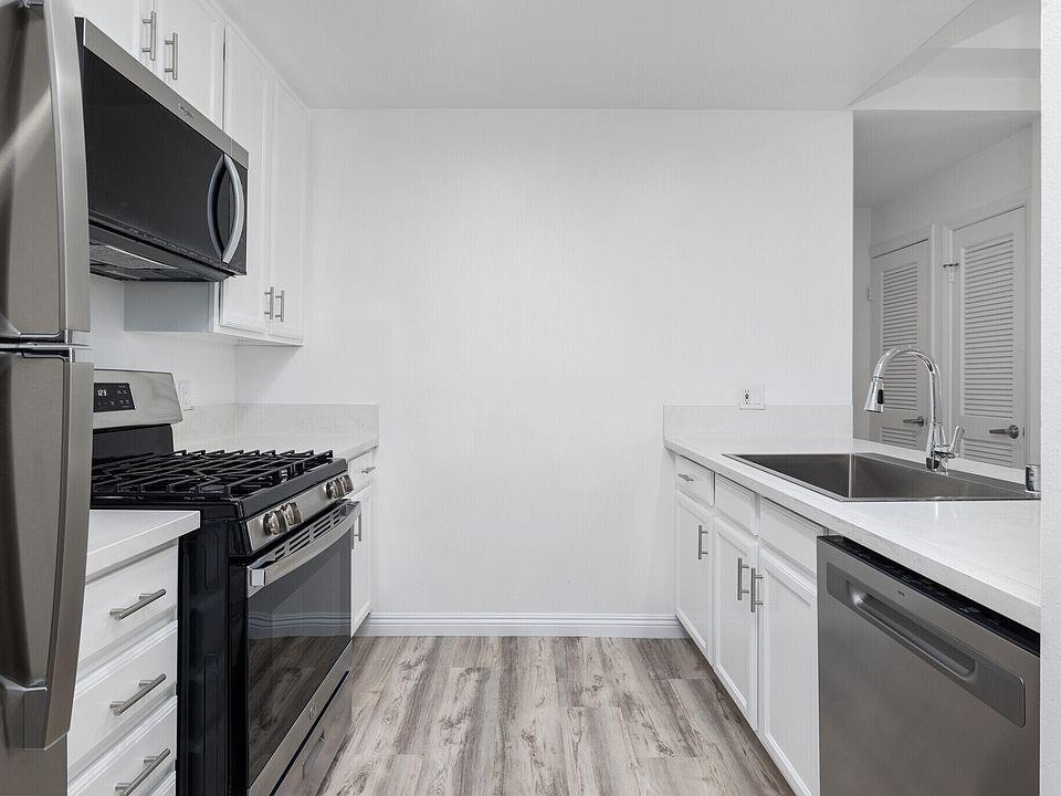 1st image of 1347 23rd St APT 101