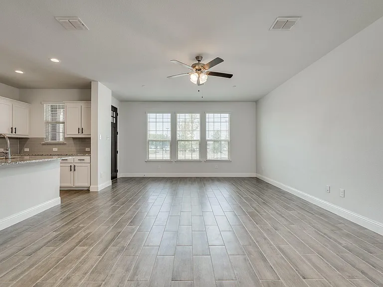 6805 Andrew Dr — Photo 17