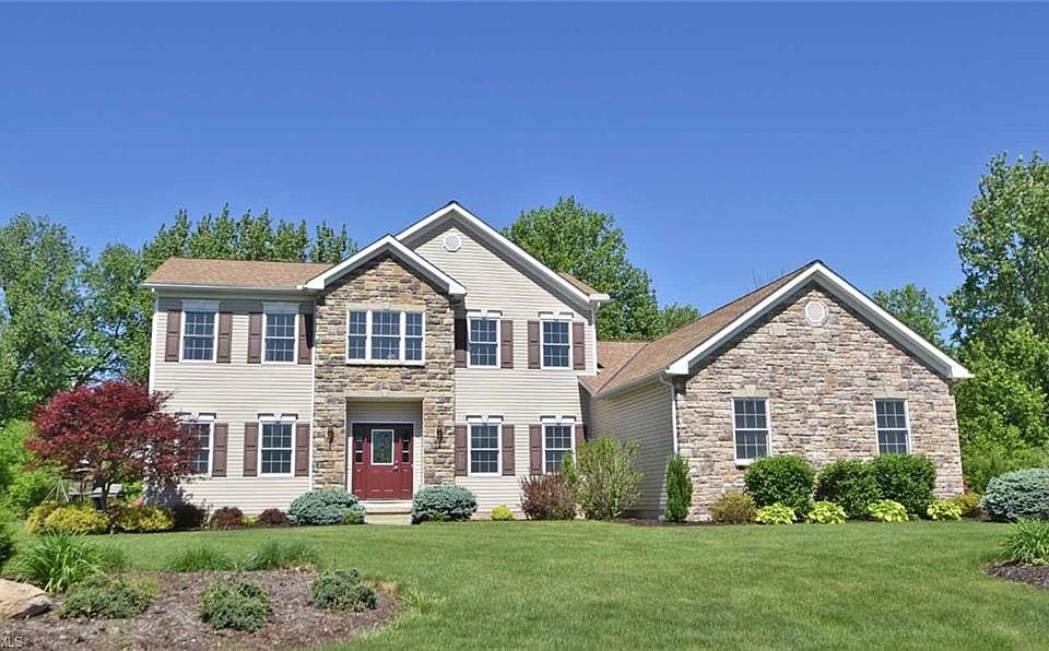1st image of 707 Pinewood Dr