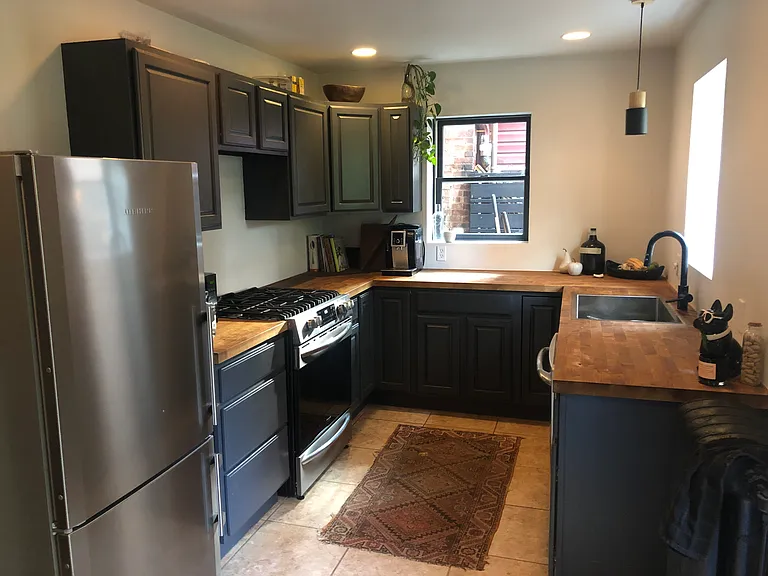 477 Jersey Ave — Photo 6