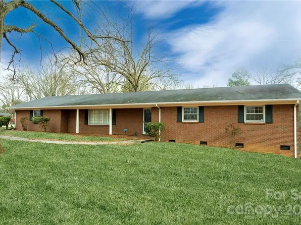 1816 Amberhill Ln, Charlotte, NC 28216