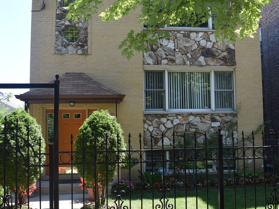 1st image of 3505 N Albany Ave #2