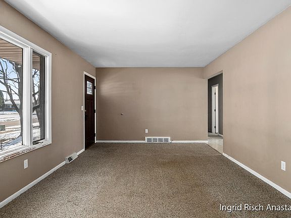 4th image of 216 Roberta Jayne Dr