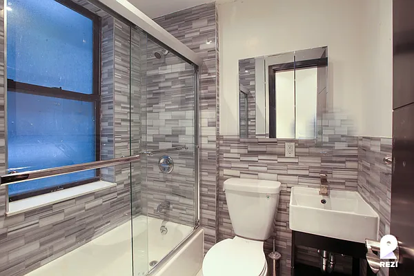 Rented by REZI | media 13