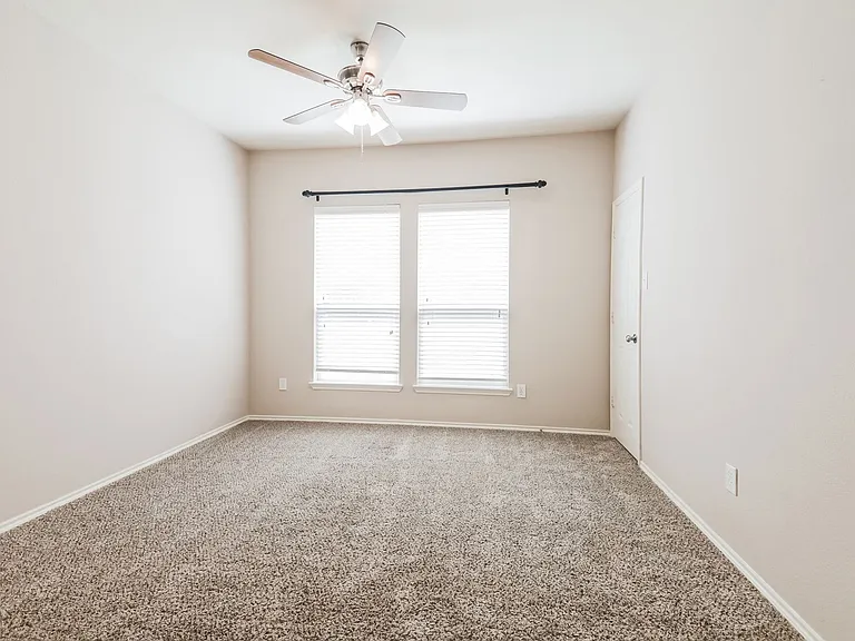 9915 Wethers Field Cir — Photo 13