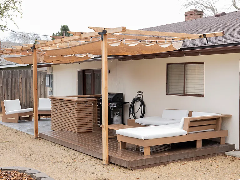 1101 Atascadero St — Photo 16