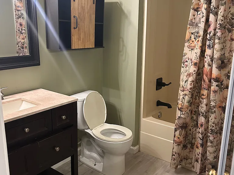 401 Habersham Rd — Photo 5