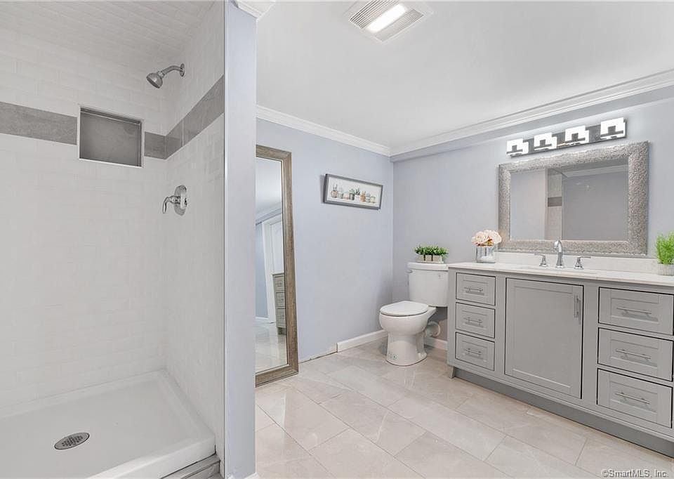 34 Hawthorne St, Manchester, CT 06042 Zillow