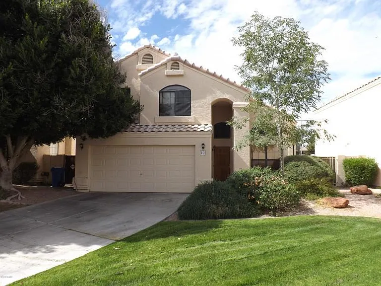 1902 N Barkley — Photo 1