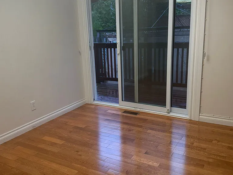 3252 Flanagan Cres — Photo 5