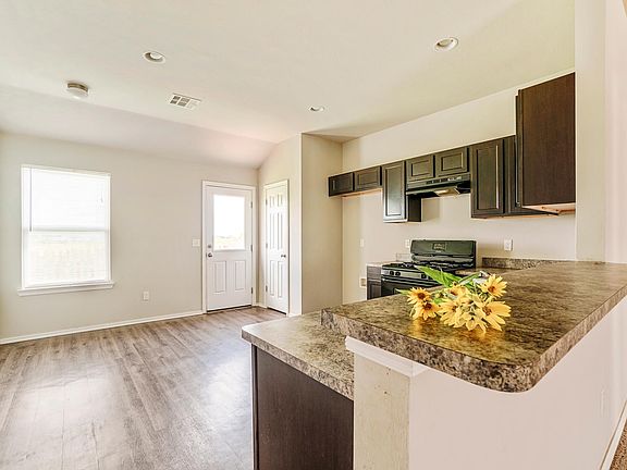 4th image of 9612 Kindsey Ave