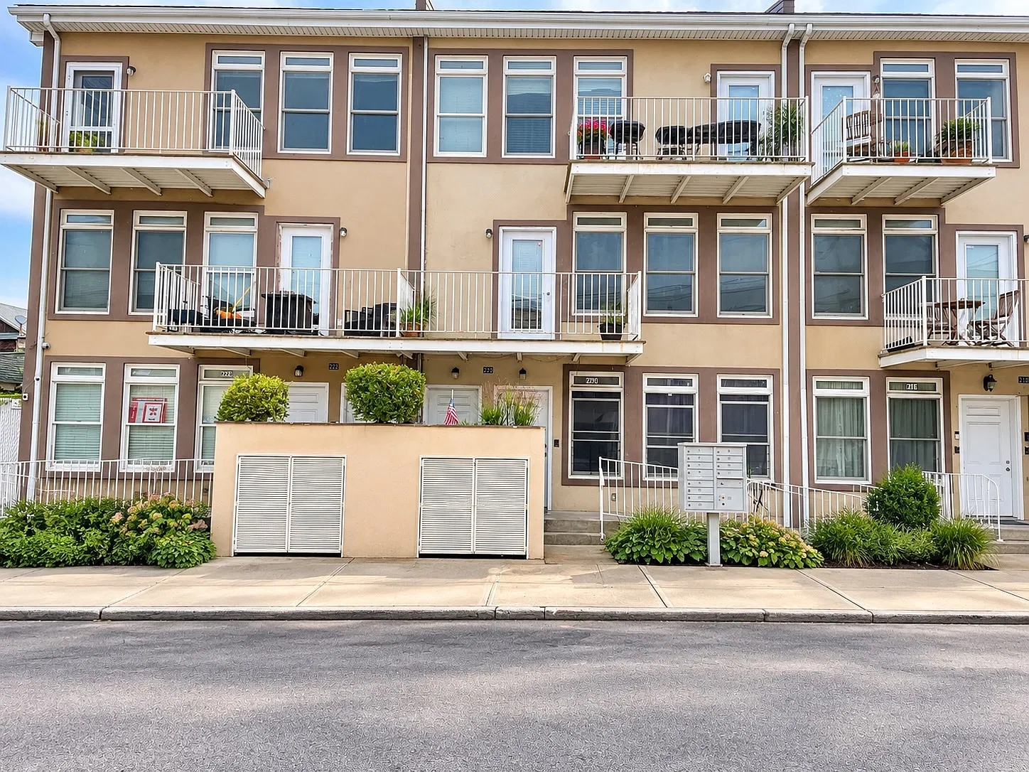 2 bed, 1.5 bath, 950 sqft, $2,600 — Photo 1